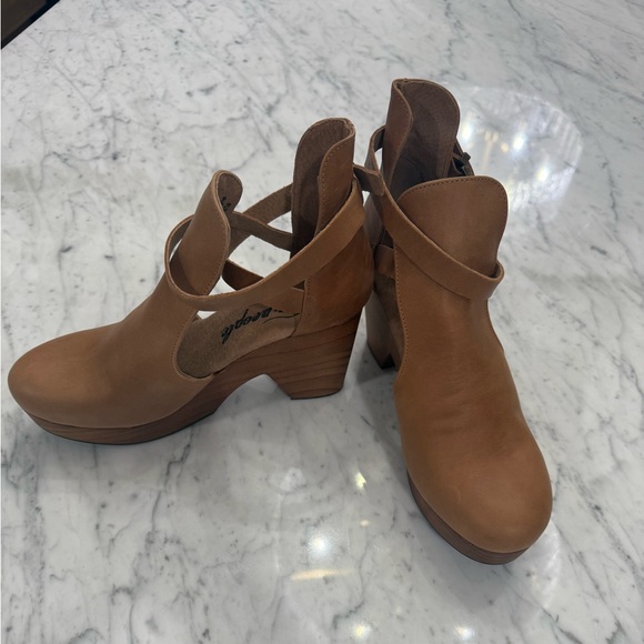 NEW Free People Cedar Clogs Size 7.5 (EU 38) - Picture 6 of 9